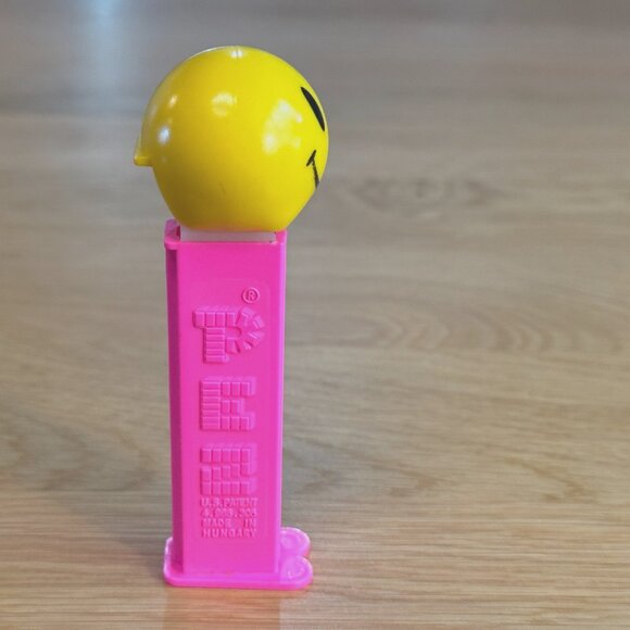 PEZ Candy Dispenser Walmart Smiley Funky Face, Neon Pink Stem, Hungary, 2000 - Picture 3 of 15